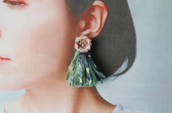 Creema限定　さき布のお花とタッセルのピアス/イヤリング 3枚目の画像