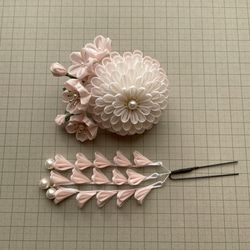 つまみ細工髪飾り　白×ピンク　桜 4枚目の画像