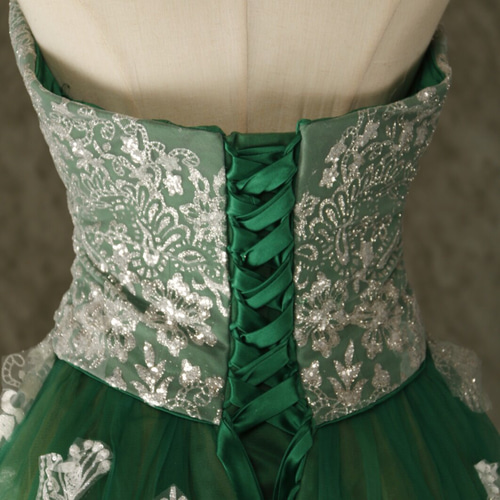 送料無料！カラードレス グリーン キラキラ光る刺繍 編み上げ チュール