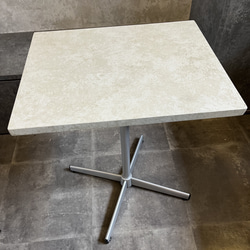 カフェテーブル　テーブル　　石っぽいテーブル 6枚目の画像