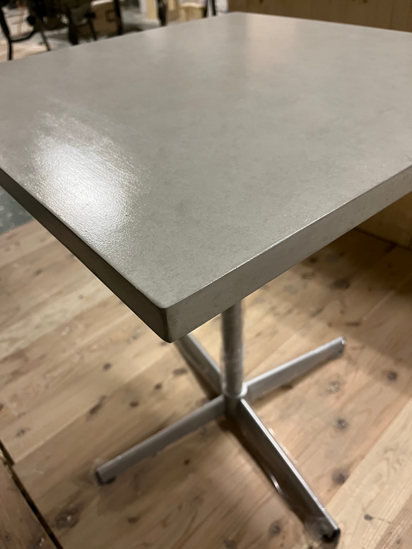 カフェテーブル　テーブル　　石っぽいテーブル 11枚目の画像