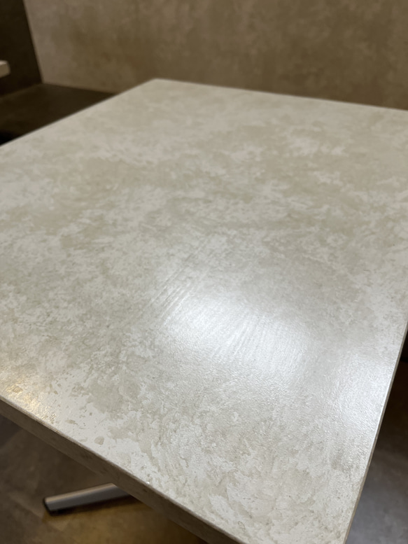 カフェテーブル　テーブル　　石っぽいテーブル 4枚目の画像
