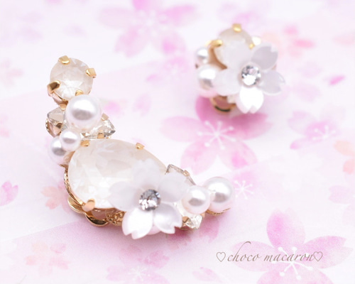 桜 white イヤーカフ×ピアスorイヤリング イヤーカフ ♡choco