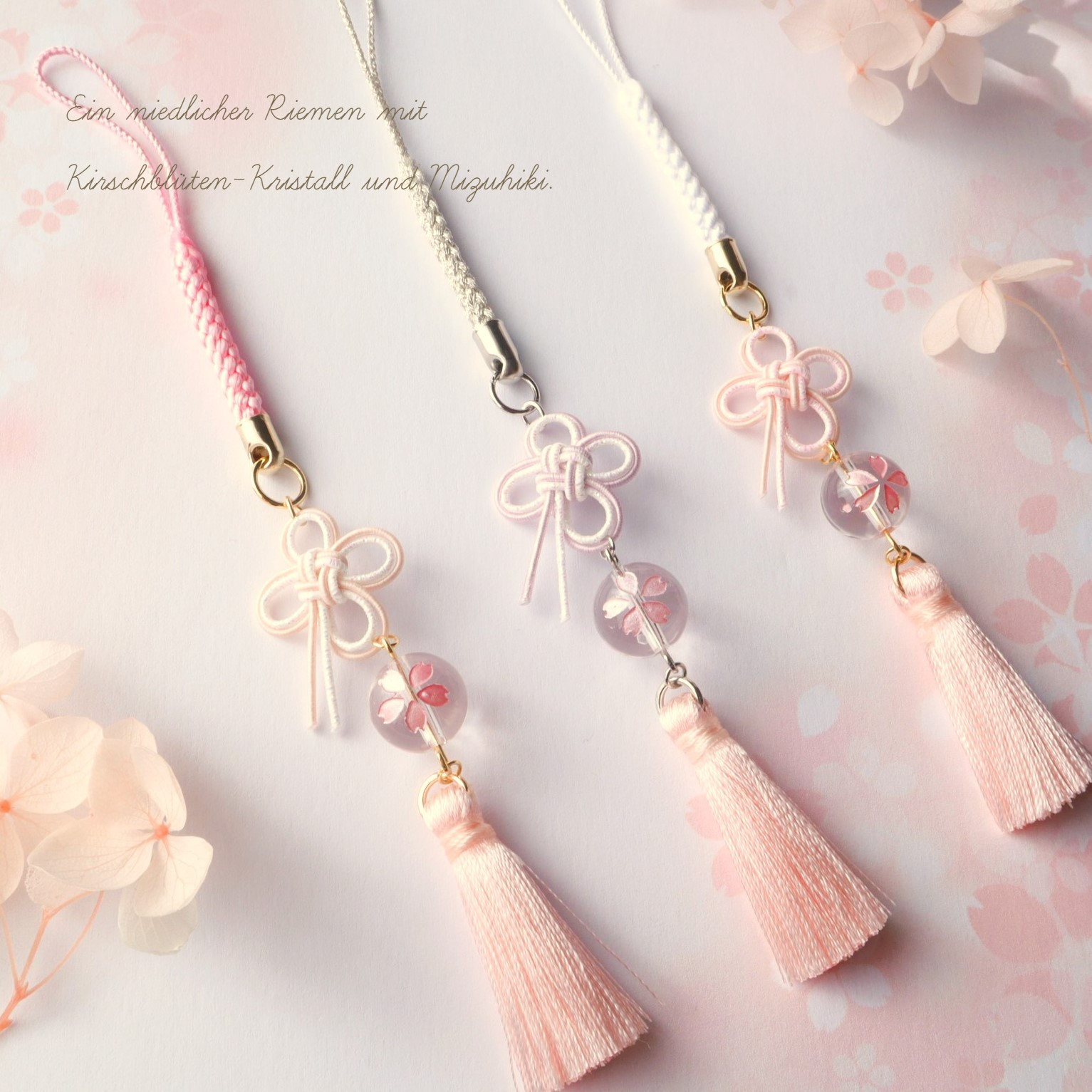 桜のストラップ ✿桜花✿ ／ 春色新作2024 水引 叶結び 桜彫り水晶