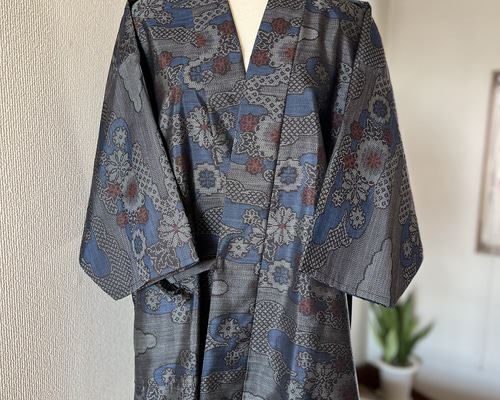 大島紬のお着物から 総合わせ仕立ての作務衣 （紬から女物作務衣