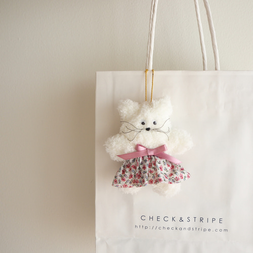 ♡新品♡白猫　シロネコ　キティ　ぬいぐるみ＆マスコット YELL ふわふわてーる ぷきゅ しろねこ 白猫 マスコット