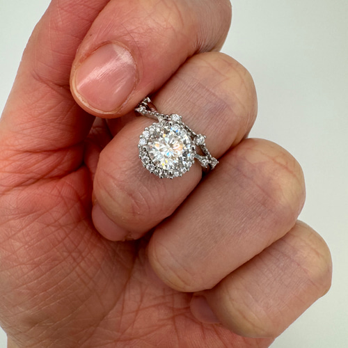 ⚫︎⚫︎⚫︎新品、未使用、7号⚫︎⚫︎⚫︎モアサナイトヘイローリング　約1カラット　S925＋ホワイトゴールドコーティング（金メッキ） 7号即納一点のみ】モアサナイトヘイローリング 約1カラット S925＋