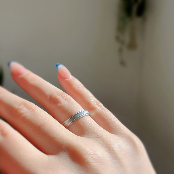 滋潤閃亮雙線戒指不鏽鋼配對結婚戒指結婚戒指刻有誕生石 第8張的照片