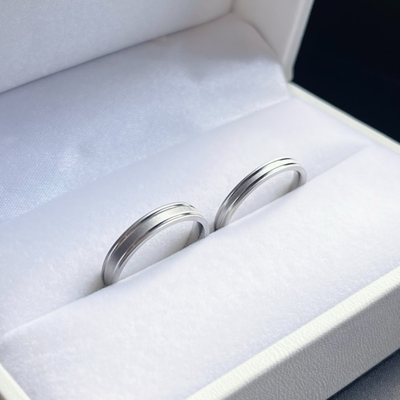 滋潤閃亮雙線戒指不鏽鋼配對結婚戒指結婚戒指刻有誕生石 第4張的照片
