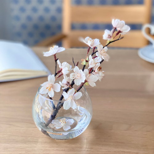 本物みたいな一枝の桜♪を水ジェルに生けた【お手入れ要らず】アート