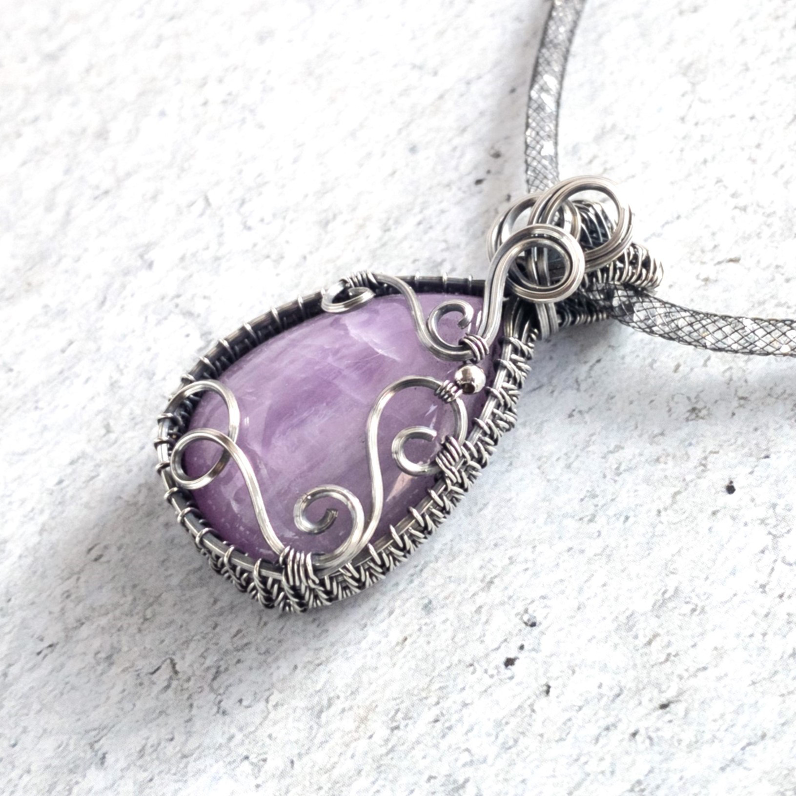 ＜クンツァイト＞SV925 ワインディング スワール ペンダント