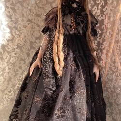創作球体関節ビスクドール人形　栗色の髪の黒いアンティーク調ロングドレスの女の子 6枚目の画像