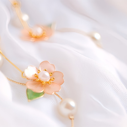 揺らぐ桜とパールのピアス/イヤリング さくら/サクラ/揺れる
