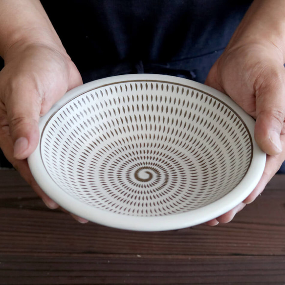 小石原焼 小石原焼き 飛び鉋 おでん皿 深皿 中皿 早川窯元 陶器 食器 器 NHK イッピンで紹介されました 5枚目の画像