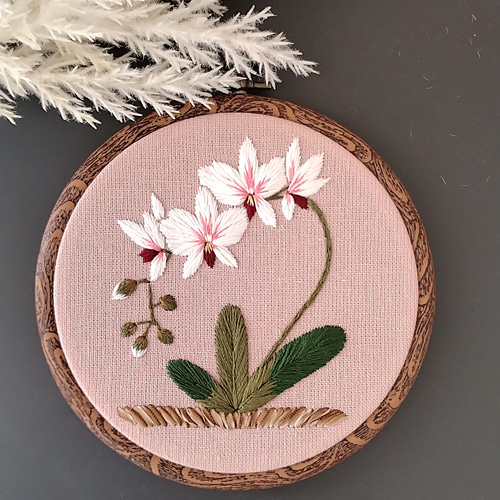 受注生産】刺繡フレーム タペストリー 優美な花 胡蝶蘭 その他