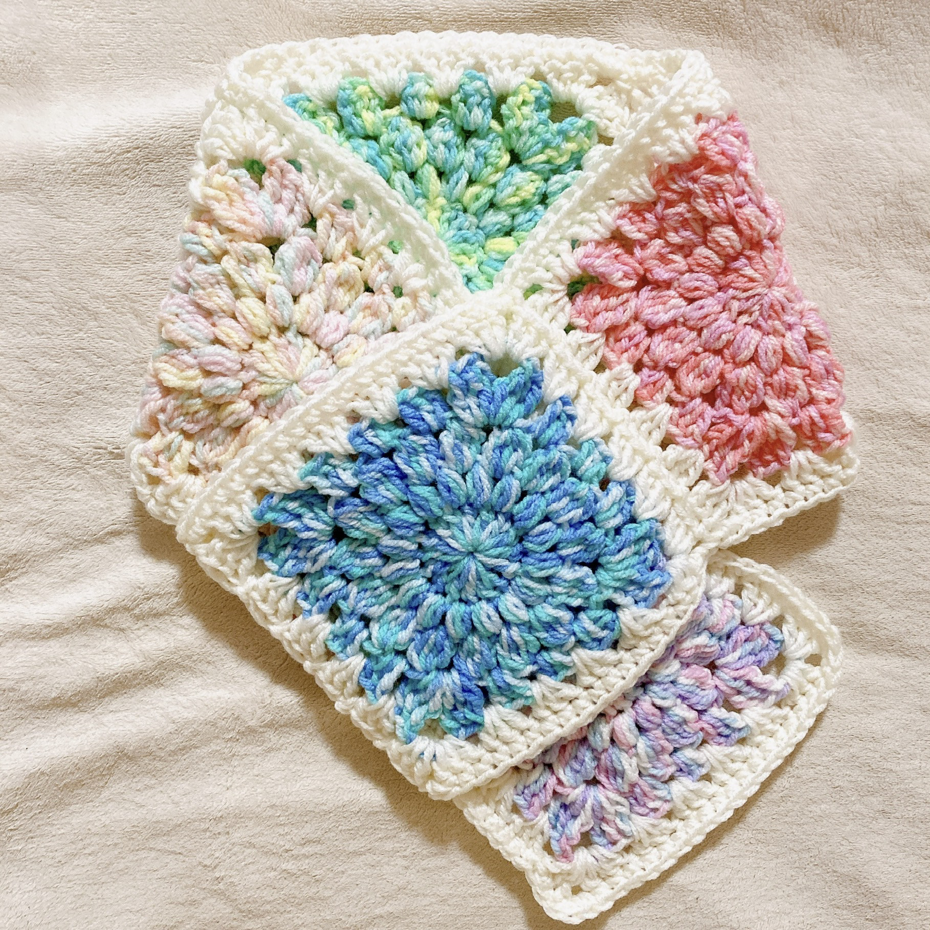 287　ミニマフラー　カラフル　手編み　ティペット　ネックウォーマー　モチーフ