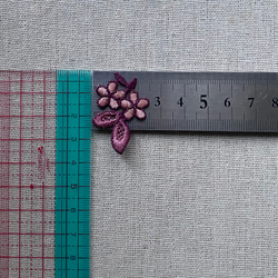 2枚セット 綺麗 花 フラワー 刺繍 ケミカルレース モチーフ アップリケ BK240118 ハンドメイド 手芸 素材 3枚目の画像