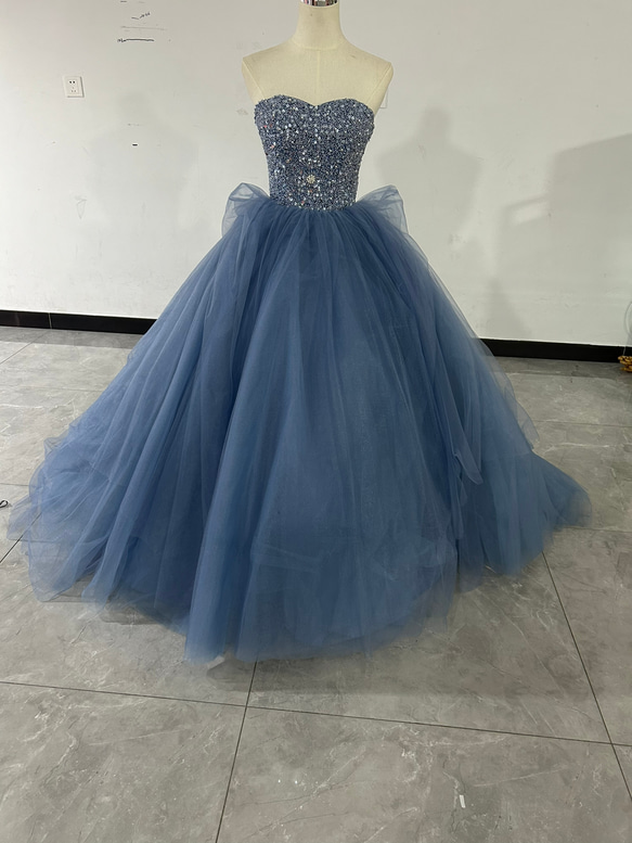 カラードレス 爽やかで優しいブルー 切り込ん ベアトップ キラキラ  