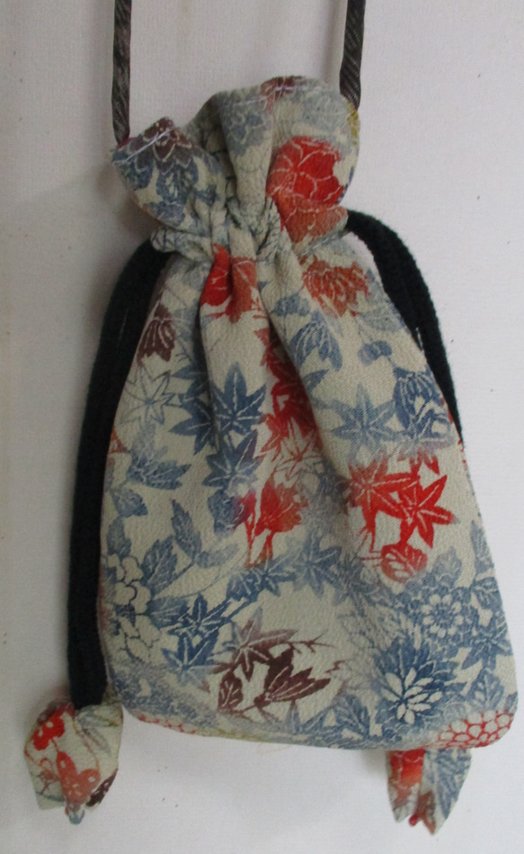 ７５７９　花柄の正絹の着物で作った巾着型ポシェット　＃送料無料 6枚目の画像