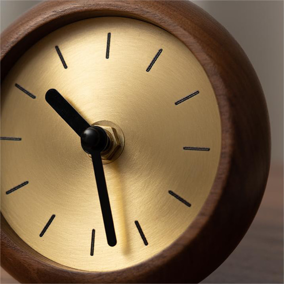時計−タイプ1/真鍮 ウォールナット 無垢材 2枚目の画像