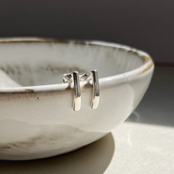 大人シンプル　follow カーブバーピアス　シルバー950 12枚目の画像