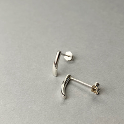 大人シンプル　follow カーブバーピアス　シルバー950 5枚目の画像
