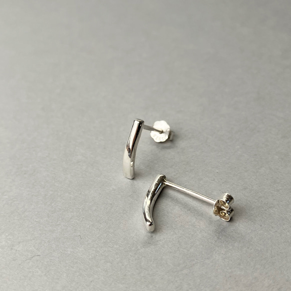 大人シンプル　follow カーブバーピアス　シルバー950 5枚目の画像