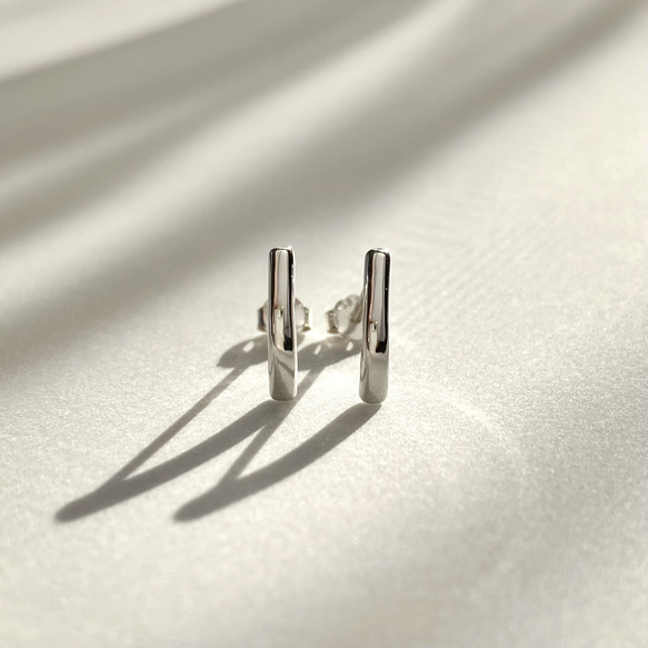 大人シンプル　follow カーブバーピアス　シルバー950 8枚目の画像