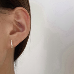 大人シンプル　follow カーブバーピアス　シルバー950 11枚目の画像