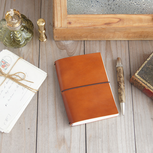 ほぼジャストサイズの「ゴム留め」手帳カバー/A6・B6・A5正寸サイズ