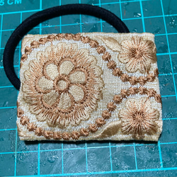 インド刺繍リボン ワイヤー入ポニーフック型髪ゴム パッチンピン2種類 3点セット 4枚目の画像