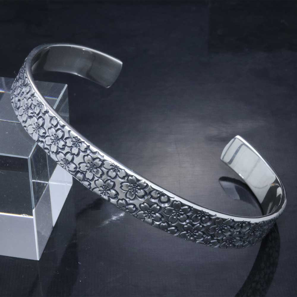 バングル メンズ : 乱れ桜 平打ちバングル 8mm幅 桜 さくら スタンプワーク シルバー サイズS/M/L