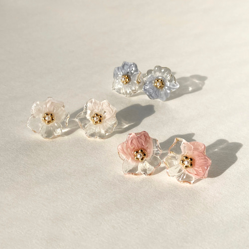 マーブルフラワーピアス/イヤリング(ホワイト) ピアス（スタッド・一粒 