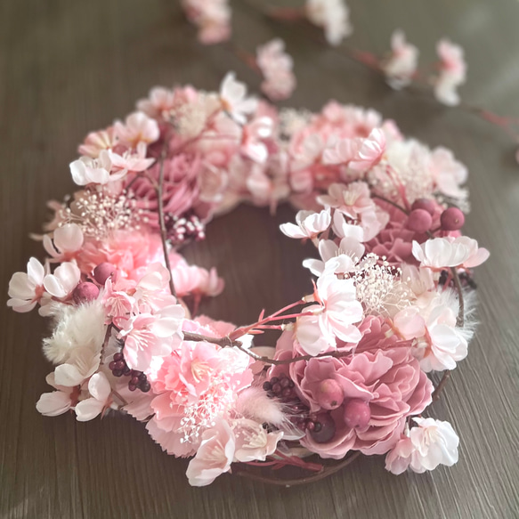 春先取り桜舞うピンクの幸せリース  アートフラワー  ひな祭り  お祝い 贈り物 プレゼント 春ディスプレイ 2枚目の画像