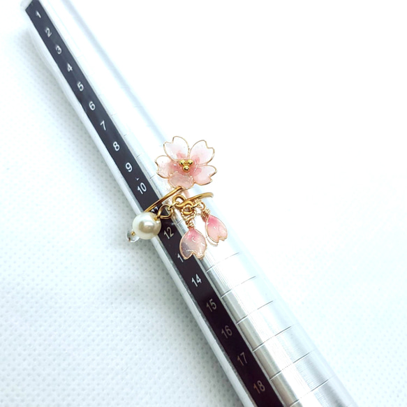 花びらとパールが揺れる桜のリング(フリーサイズ) 〔No.111〕フォークリング 10枚目の画像
