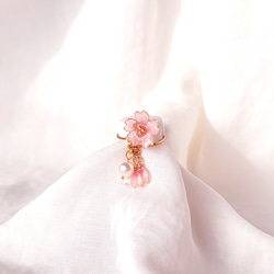 花びらとパールが揺れる桜のリング(フリーサイズ) 〔No.111〕フォークリング 2枚目の画像