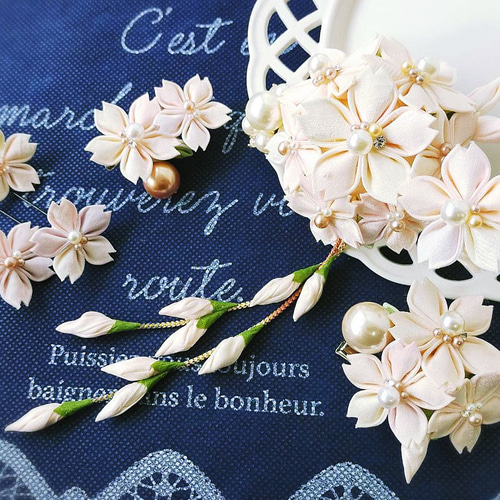 つまみ細工　春爛漫　豪華　枝垂れ桜　華やかな春を╰(*´︶`*)╯♡ つまみ細工 春爛漫 豪華 枝垂れ桜 華やかな春を