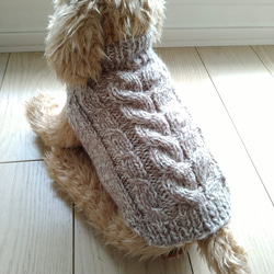 犬服 ハンドメイド セーター 手編み グレージュ＆アイボリー ミックス 模様編み I 5枚目の画像
