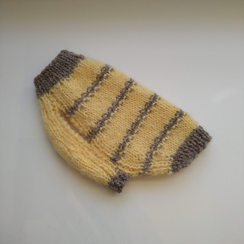 犬服 ハンドメイド セーター 手編み クリームエロー＆グレージュ