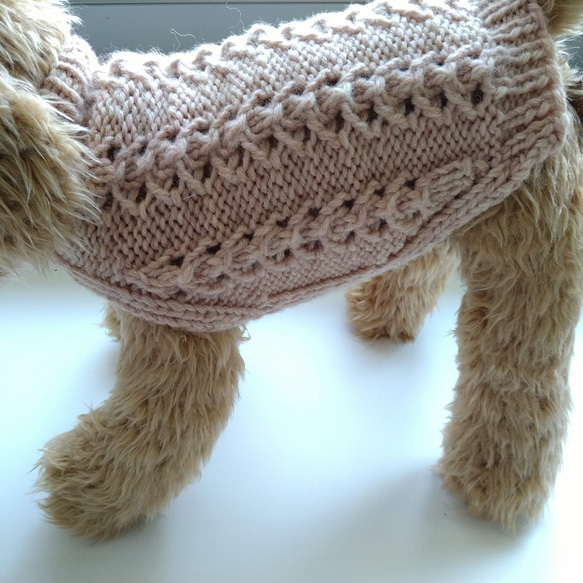 犬服 ハンドメイド セーター 手編み ピンクベージュ 編み込み L 6枚目の画像