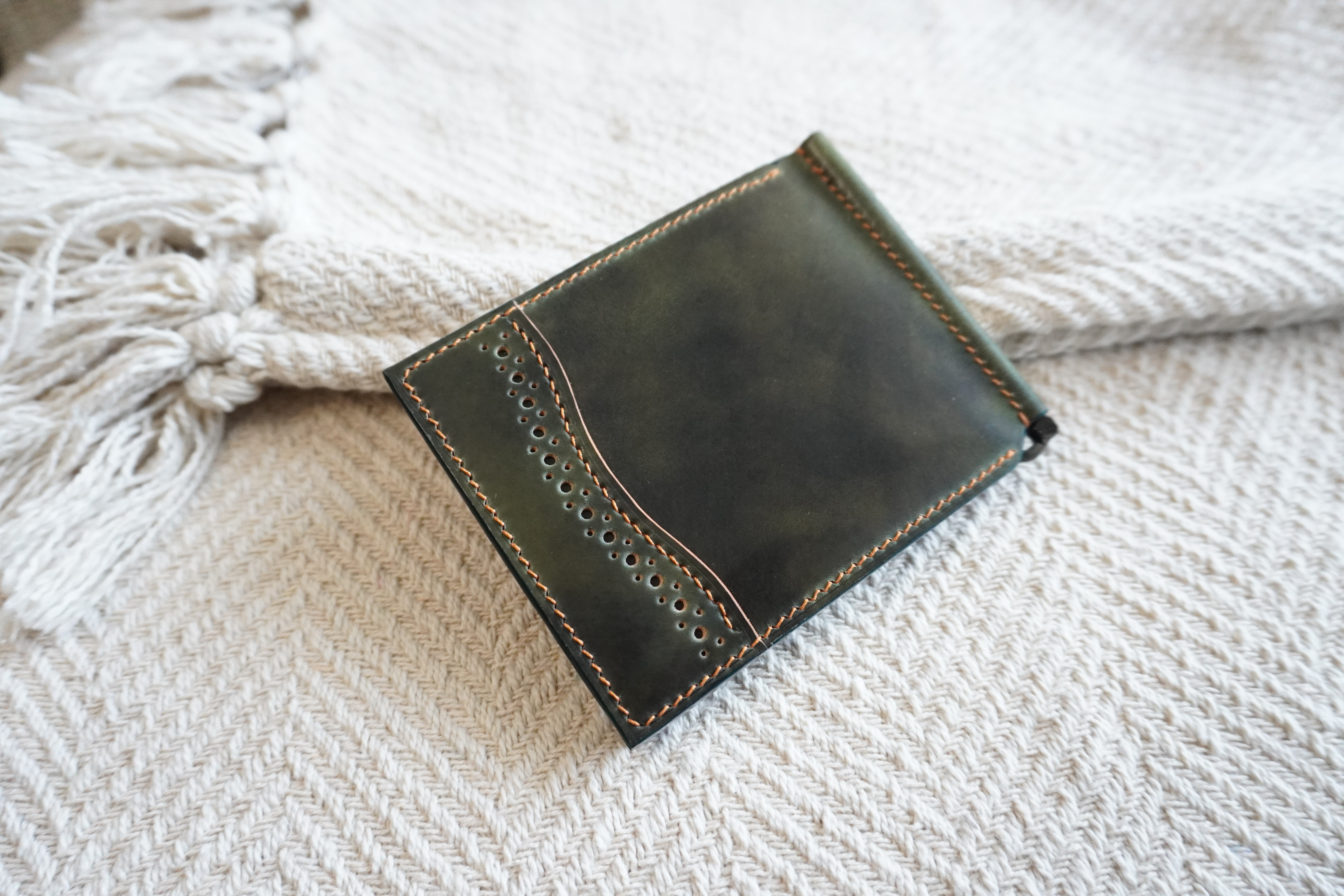 マネークリップ【ROCADO社ミュージアムシェルコードバン】