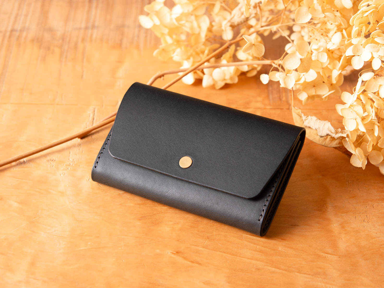 イタリアンレザーのシンプルな名刺入れ　Patan-card マチつき #クロ　入学祝い、就職祝いにも