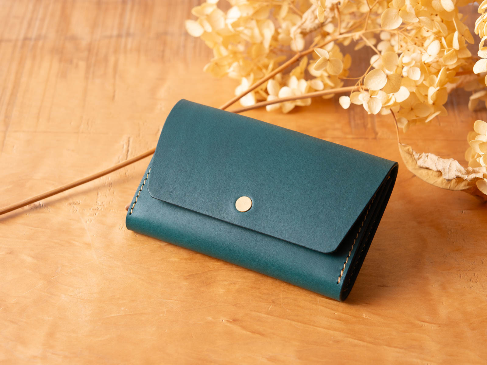 イタリアンレザーのシンプルな名刺入れ　Patan-card マチつき #アオ　入学祝い、就職祝いにも