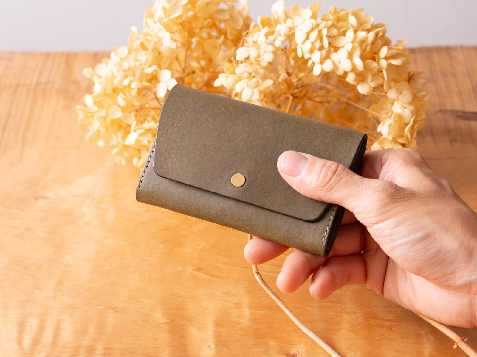 イタリアンレザーのシンプルな名刺入れ　Patan-card マチつき #エレファントグレー　入学祝い、就職祝いにも