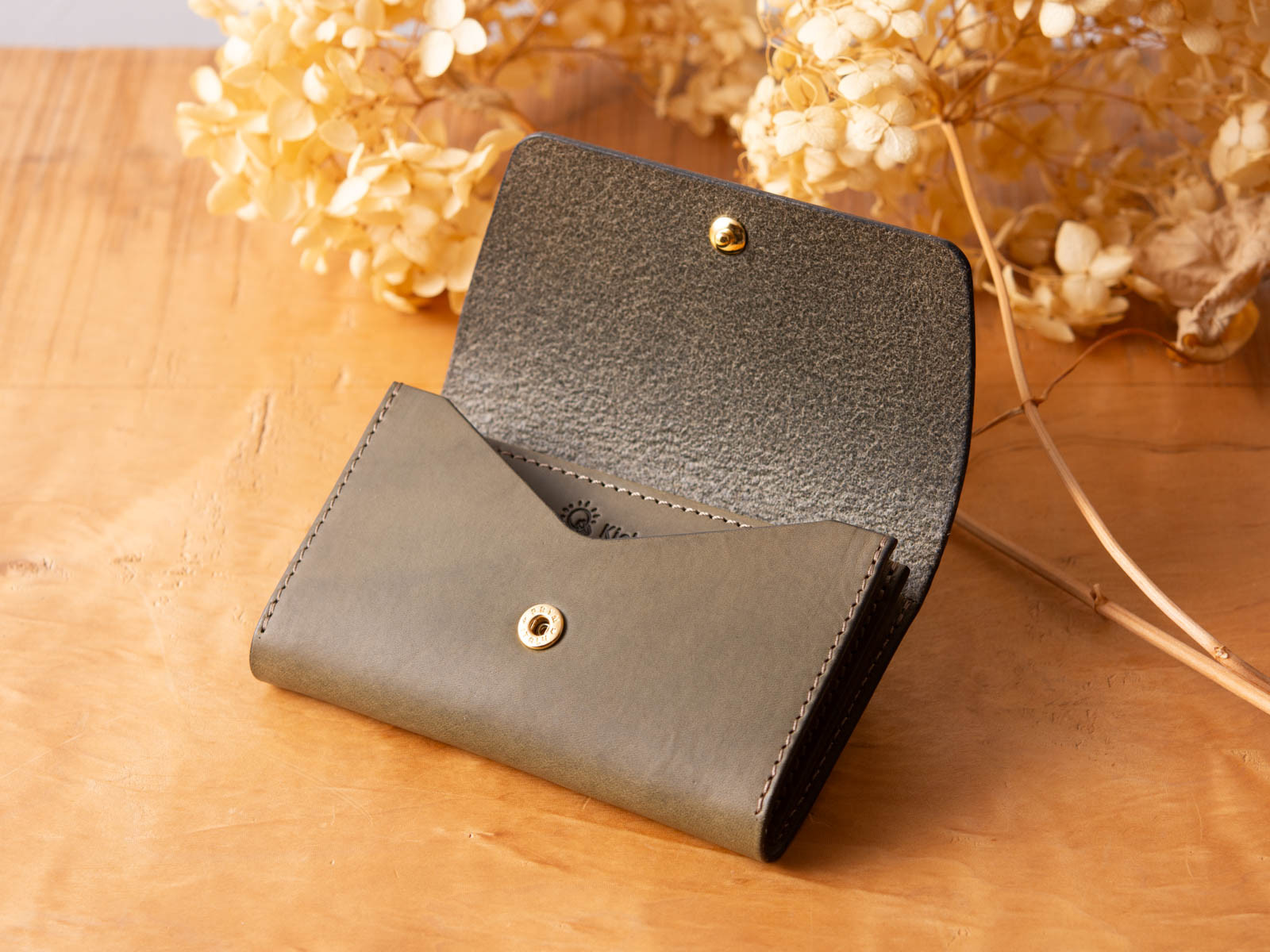 イタリアンレザーのシンプルな名刺入れ　Patan-card マチつき #エレファントグレー　入学祝い、就職祝いにも