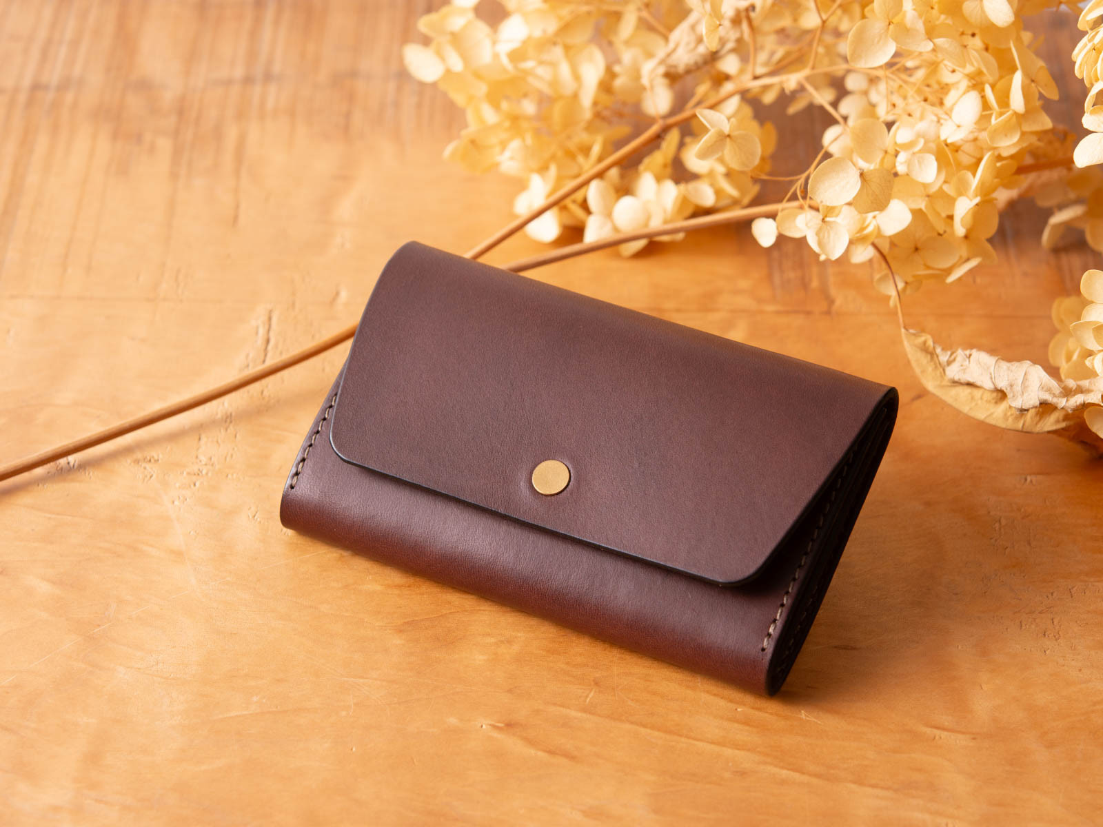 イタリアンレザーのシンプルな名刺入れ　Patan-card マチつき #チョコ　入学祝い、就職祝いにも