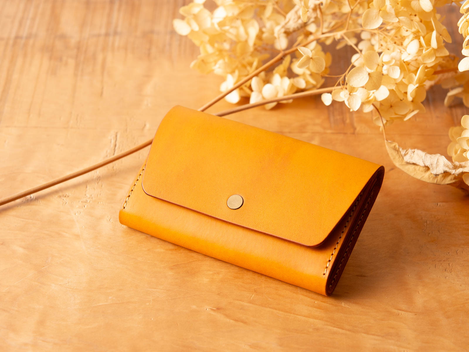 イタリアンレザーのシンプルな名刺入れ　Patan-card マチつき #マスタード　入学祝い、就職祝いにも