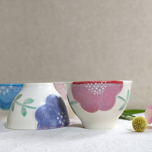 9/7迄大幅値下 石木文 茶碗 飯碗 蝶と花模様 貫入あり 陶器 作家もの 華やかな花絵柄模様の中型サイズの陶器製火鉢 DC7433 – 古福庵