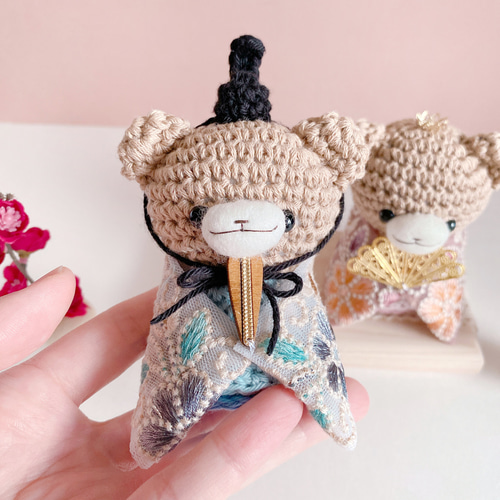 茶色いくまさんのお雛様あみぐるみ＊コンパクトな手編みの雛人形