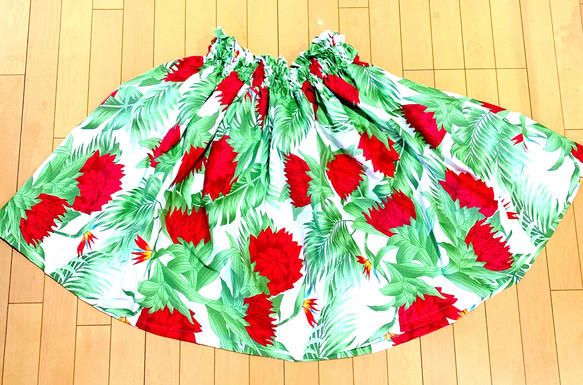 手作り　パウスカート　フラダンス用スカート 茶色と水色の花柄 手作り パウスカート フラダンス用スカート 茶色と水色の花柄